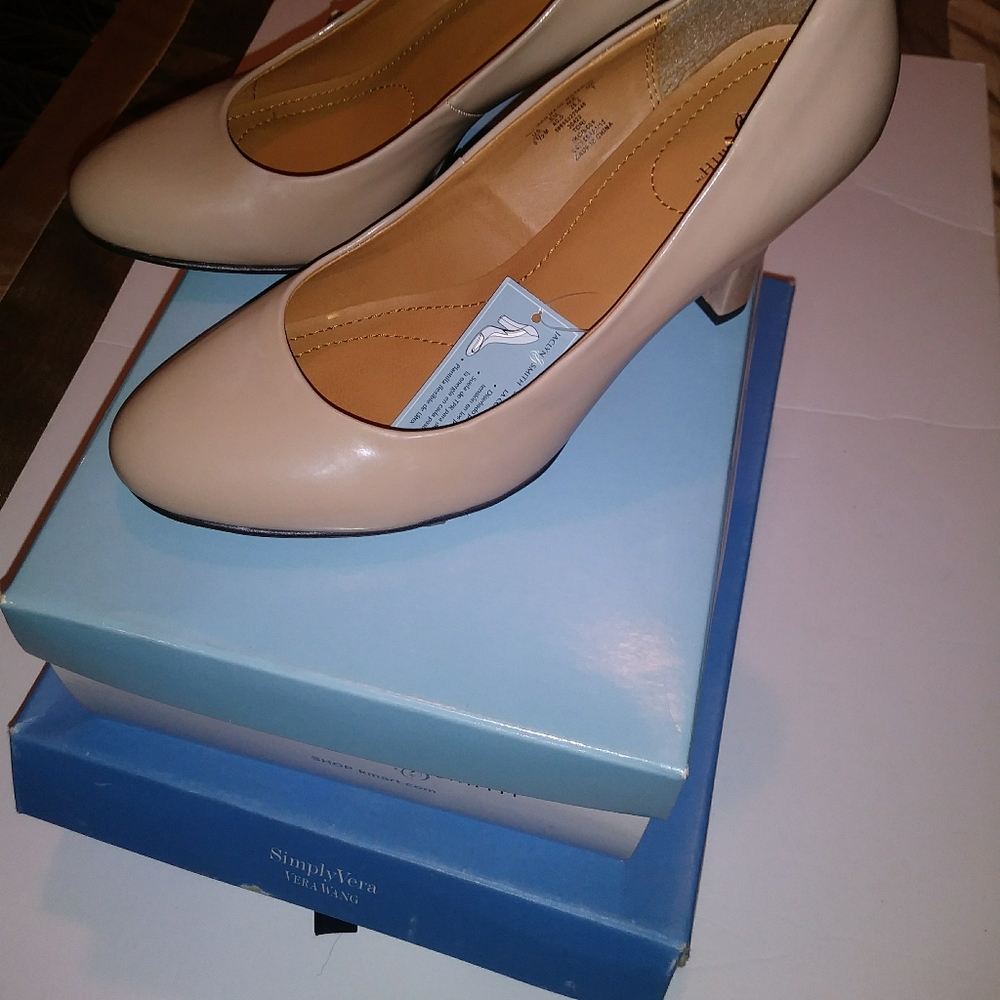 Jaclyn smith heels